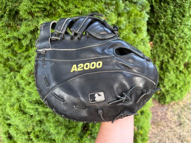 Used Wilson A2000 First Base Baseball Mitt 12" A2800 PSB