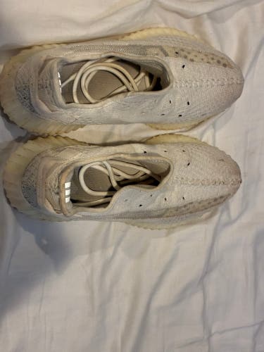 Unisex Size M 9.0 (W 10.0) Adult Adidas Yeezy Shoes (Used)