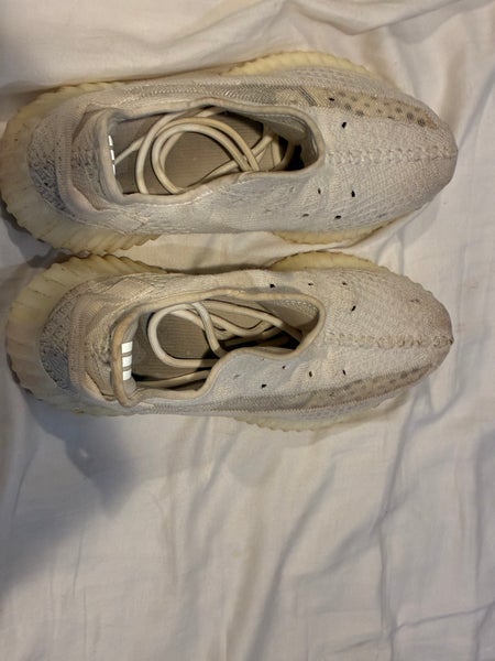 Unisex Size M 9.0 (W 10.0) Adult Adidas Yeezy Shoes (Used)