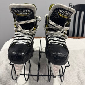 2022 Bauer Supreme M4 Hockey Skates Regular Width Size 3 (Used)
