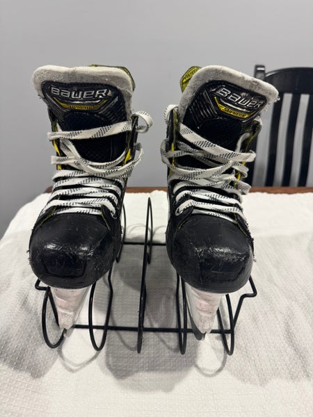 2022 Bauer Supreme M4 Hockey Skates Regular Width Size 3 (Used)