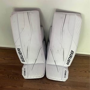 Junior Medium (28+1) Bauer GSX Goalie Leg Pads (Like New)