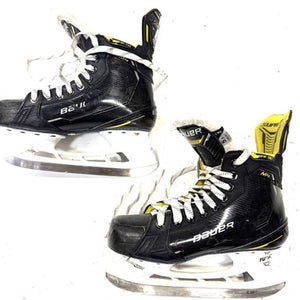 Used Bauer M4 FIT 2 Intermediate Hockey Skate Intermediate 5.5 11860-S000297503