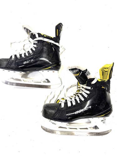 Used Bauer M4 FIT 2 Intermediate Hockey Skate Intermediate 5.5 11860-S000297503