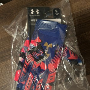 Adult Small Under Armour Gloves (New) football gloves