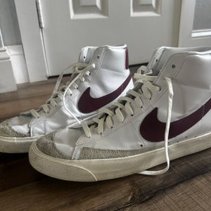 Men's Size M 11.0 (W 12.0) Adult Nike Blazer Shoes (Used)