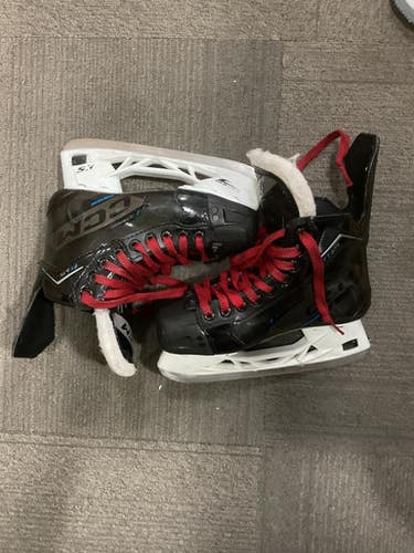 Used CCM FT675 Senior Hockey Skate Senior 4 11614-S000221263