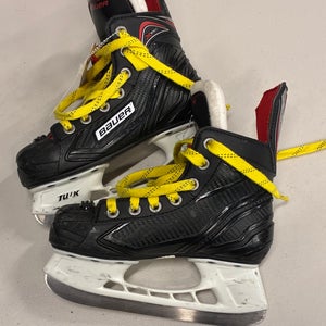 Youth Bauer Vapor X350 Hockey Skates Regular Width 12 (Used)