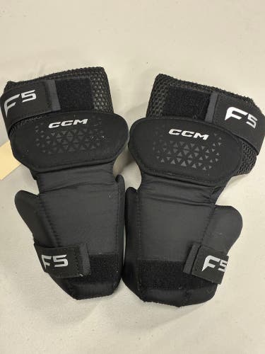 CCM F5 Intermediate Goalie Knee Pads (Used)