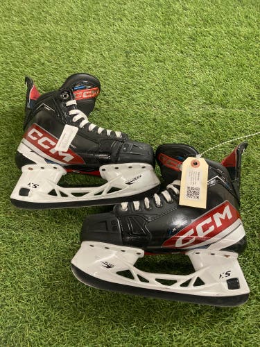 CCM JetSpeed Vibe (SMU) Hockey Skates | Size 5 (Wide)