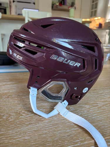 Medium Bauer Re-Akt 155 Helmet (Used) Maroon