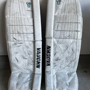 28" Vaughn Velocity VE8 Goalie Leg Pads (Used)