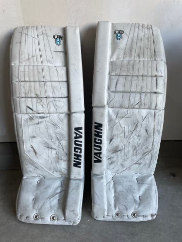 28" Vaughn Velocity VE8 Goalie Leg Pads (Used)