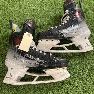 Bauer Vapor Hyperlite 2 Hockey Skates | Size 7 Fit 1