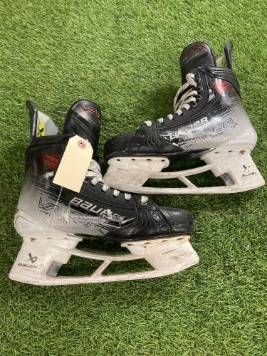 Bauer Vapor Hyperlite 2 Hockey Skates | Size 7 Fit 1