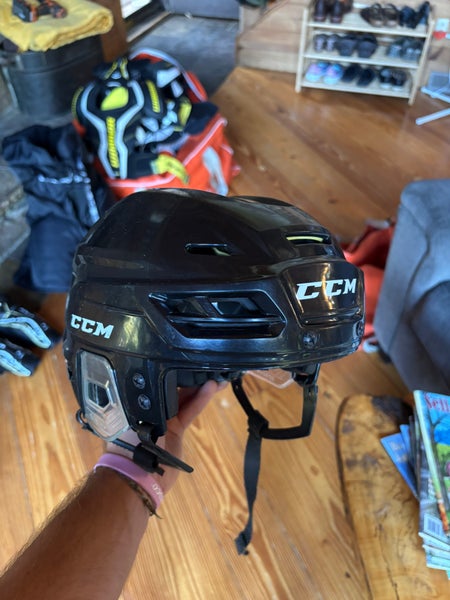 Medium CCM Tacks 310 Helmet (Used)