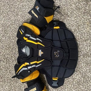 Used Vaughn Velocity V7 Int Chest Protector
