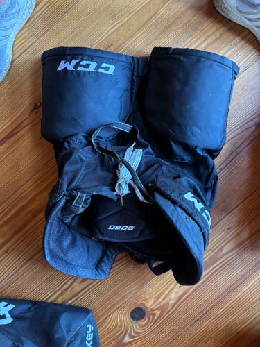 Men's Senior Small CCM Tacks 9080 Hockey Pants (Used)