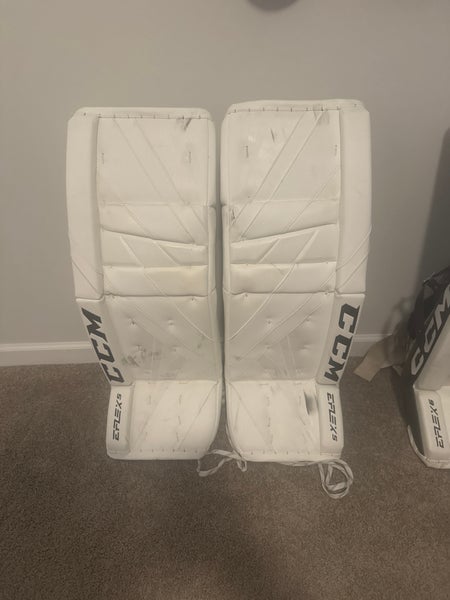 33" 2023 CCM Eflex 5 Goalie Leg Pads (Used)