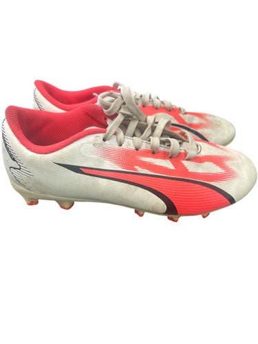 Used Puma Soccer Cleats White And Neon Pink Junior 01.5 11862-S000090327