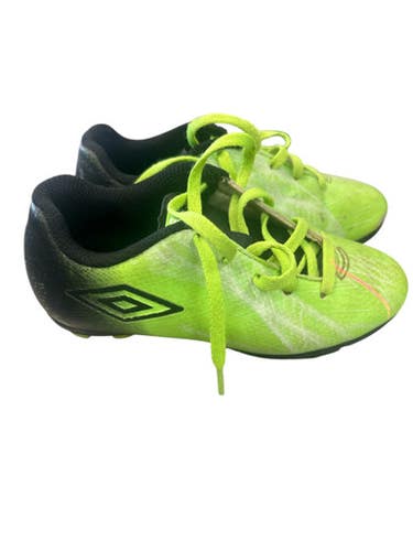 Used Umbro Soccer Cleats Black And Neon Green Youth 11.0 11862-S000090469