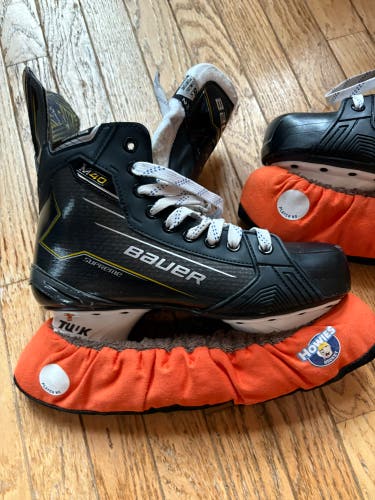 Senior Bauer m40 Supreme Skates 8.5 fit 2