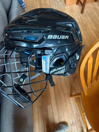 Senior Large Bauer Re-Akt 155 Helmet And Cage
