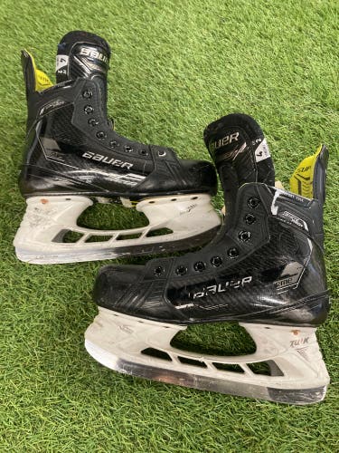 Bauer Ignite Pro+ Hockey Skates | Size 4 Fit 2