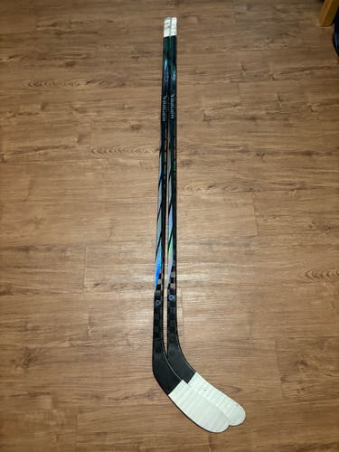 Senior Bauer Proto-R Right Handed Hockey Stick P28 (Used)