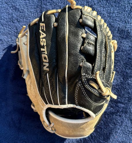 Black Easton Future legend RH Baseball Glove 11" (Used)