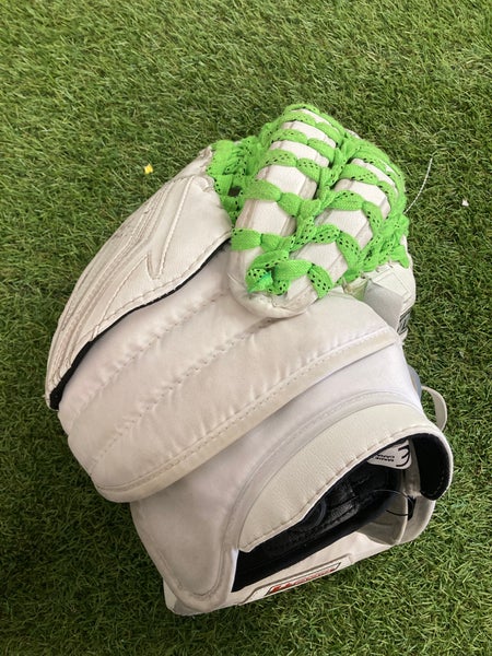 Senior Brian's Iconik Regular Goalie Glove