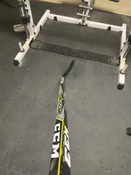 Like New Senior CCM Super Tacks 2.0 Right Handed Hockey Stick P40 Pro Stock (Used)
