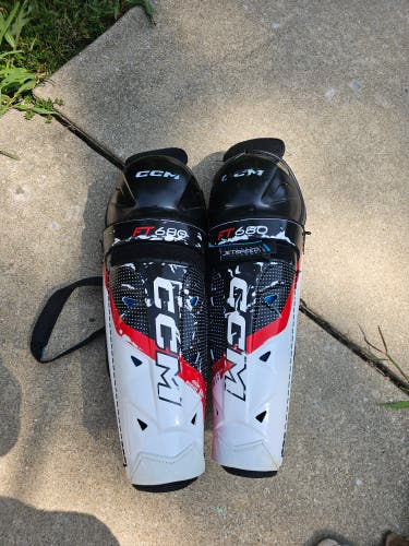 Senior CCM Jetspeed FT680 16" Shin Pads (Used)