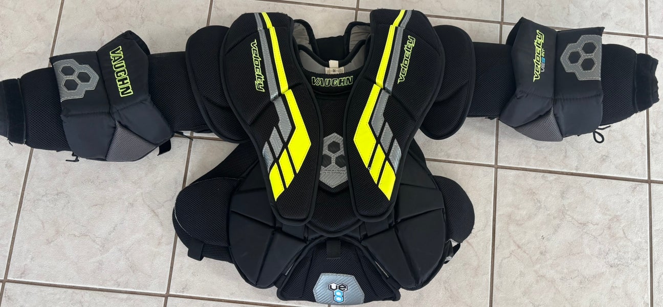 Intermediate Large 2018 Vaughn Velocity V8 Goalie Chest Protector (Used)