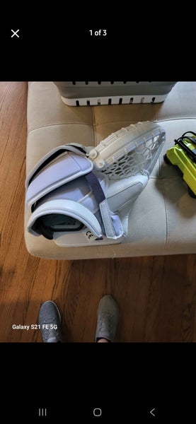 Warrior regular goalie glove