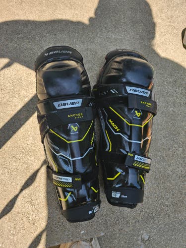 Youth Bauer Supreme Mach 10" Shin Pads (Used)