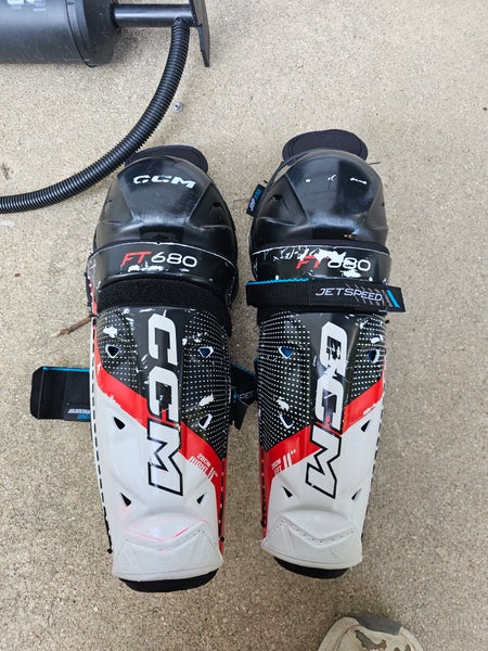 Junior CCM Jetspeed FT680 11" Shin Pads (Used)
