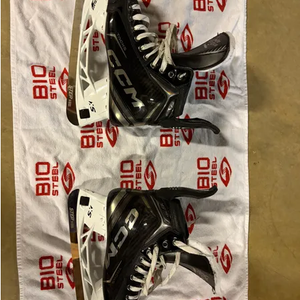 2024 CCM Tacks XF Pro Hockey Skates Regular Width 8.5 (fit2)(Used) with Step V-Steel
