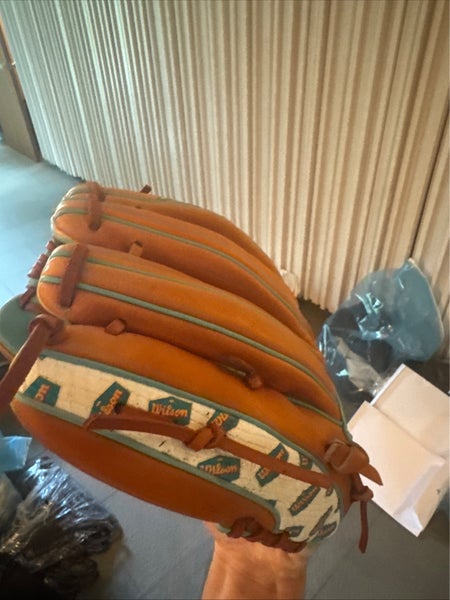 2024 Wilson A2000 RH Infield Baseball Glove 11.5" (New)