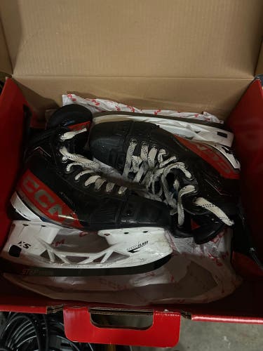 2023 CCM JetSpeed FT6 Pro Hockey Skates Regular Width Size 4.5 (Used)