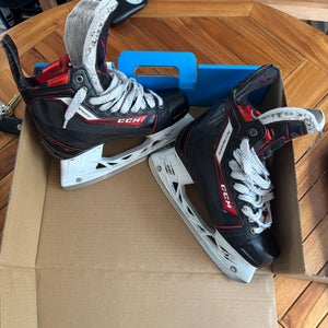 2017 CCM JetSpeed Hockey Skates Regular Width Pro Stock 7 (Used)