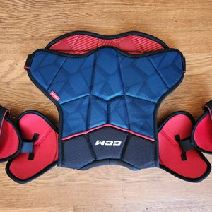 Medium Junior CCM Next Shoulder Pads (New)