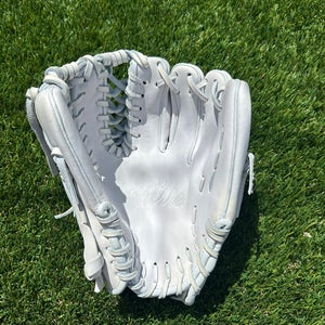 Valle Eagle 1050s Baseball & Softball 10.5” Outfield Training Glove
