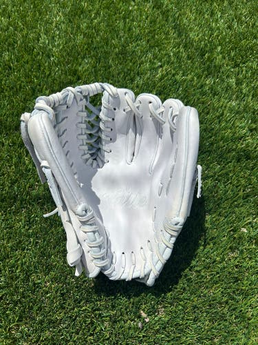 Valle Eagle 1050s Baseball & Softball 10.5” Outfield Training Glove