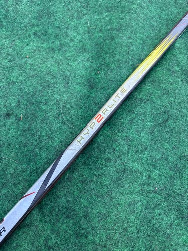 Junior Bauer Vapor Hyperlite 2 Hockey Stick Right Handed P92 Used)