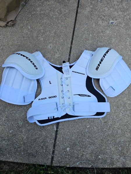 Large Senior Sher-Wood P.M.P. 5030 Shoulder Pads (Used)