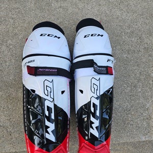 Junior CCM Jetspeed FT485 11" Shin Pads (Used)