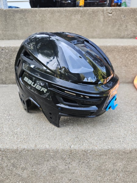 Large Bauer Re-Akt 155 Helmet (Used)