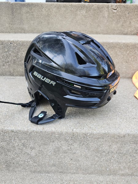 Medium Bauer Re-Akt 155 Helmet (Used)