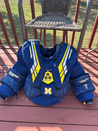 Pro Stock Vaughn VE8 Pro Carbon Goalie Chest Protector - Sr. Large  (Used)